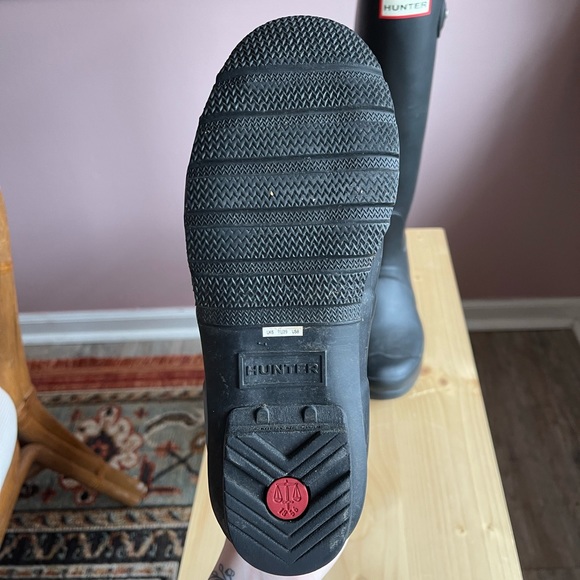 Tall Hunter Boots / Black / WORN ONCE; perfect condition! Size 8 - Picture 5 of 5